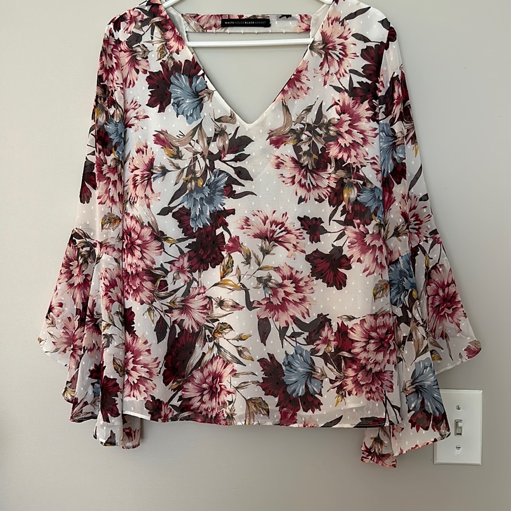White House, Black Market - Beautiful floral blouse